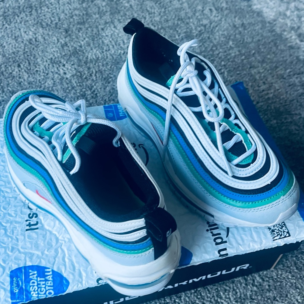 ✨SOLD✨Nike Air Max 97
'Pure Platinum Light Crimson', Youth Size 4.5/Wmn’s 6